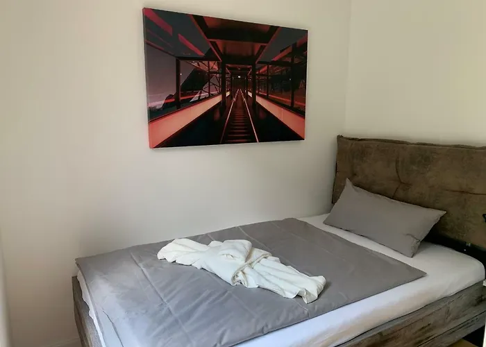 Sonnige Mit Terrasse Appartement *